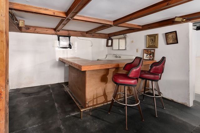 37 Riverdale Ave, Haverhill, MA 01835