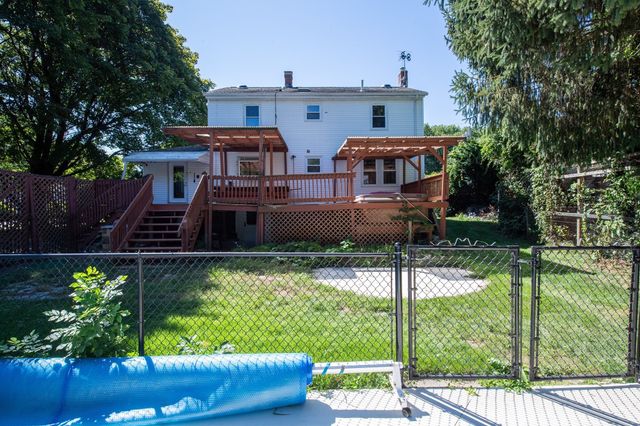 37 Riverdale Ave, Haverhill, MA 01835