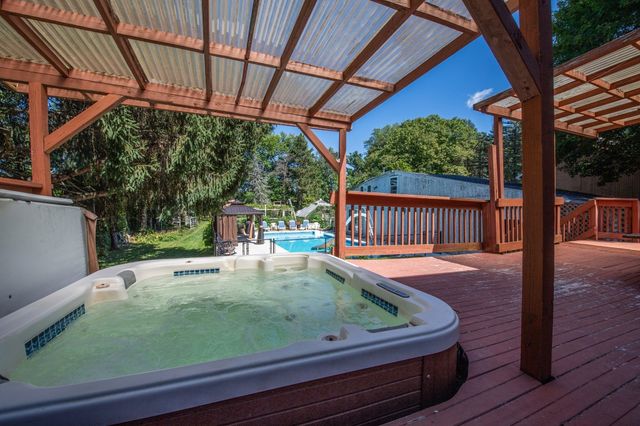 37 Riverdale Ave, Haverhill, MA 01835