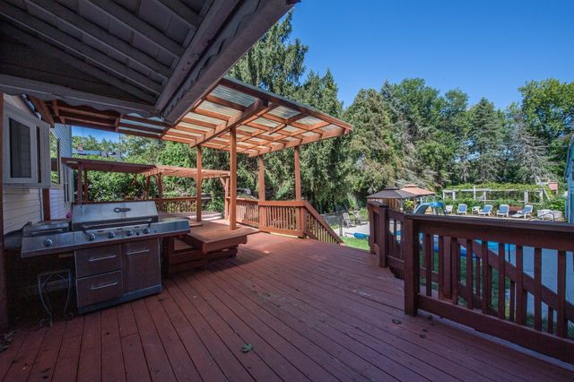 37 Riverdale Ave, Haverhill, MA 01835