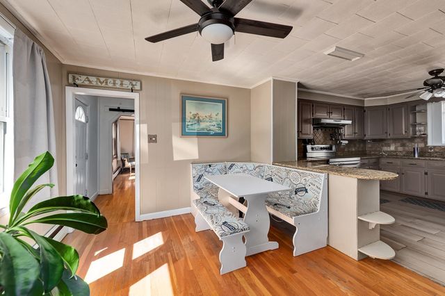 37 Riverdale Ave, Haverhill, MA 01835