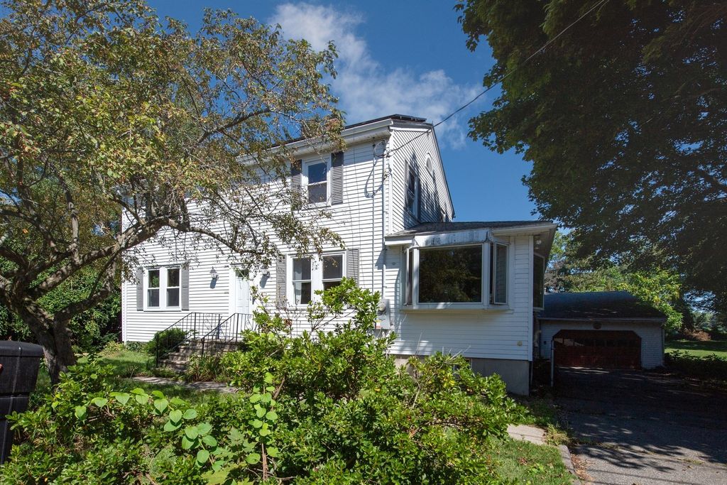 37 Riverdale Ave, Haverhill, MA 01835