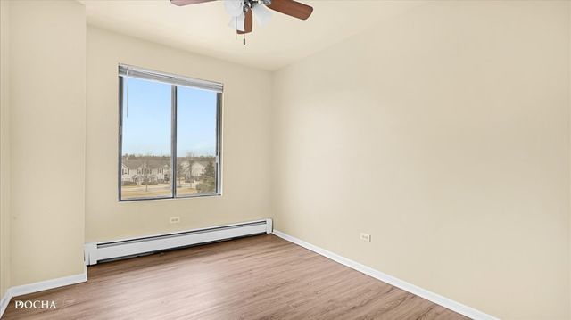 201 Gregory Street 15, Aurora, IL 60504