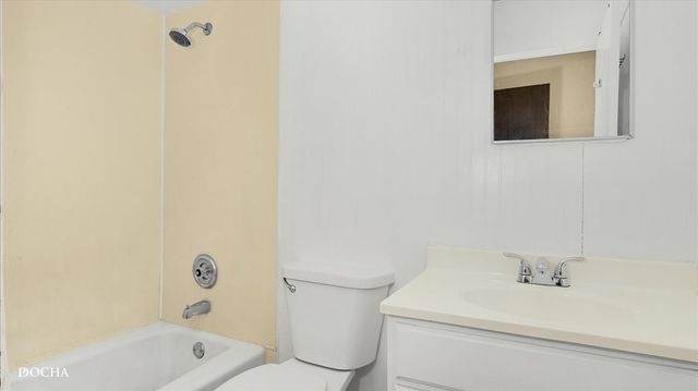 201 Gregory Street 15, Aurora, IL 60504