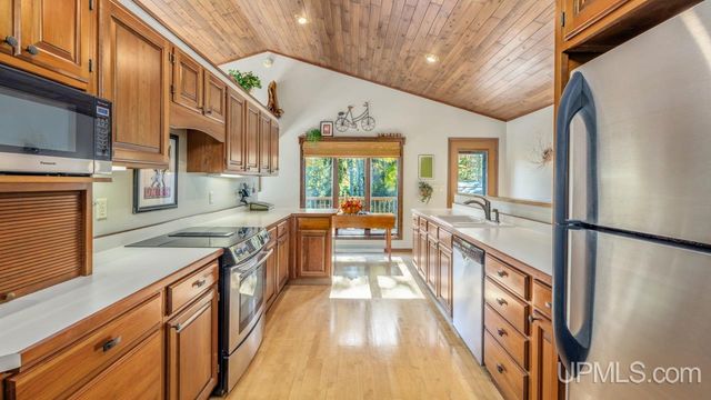 5006 Tall Pines Road, Florence T-wi, WI 54121