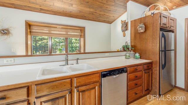 5006 Tall Pines Road, Florence T-wi, WI 54121