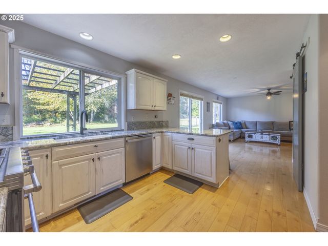 92702 FERN HILL Rd, Astoria, OR 97103