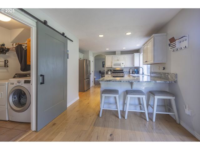 92702 FERN HILL Rd, Astoria, OR 97103