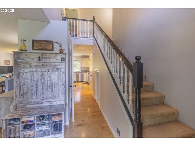 92702 FERN HILL Rd, Astoria, OR 97103