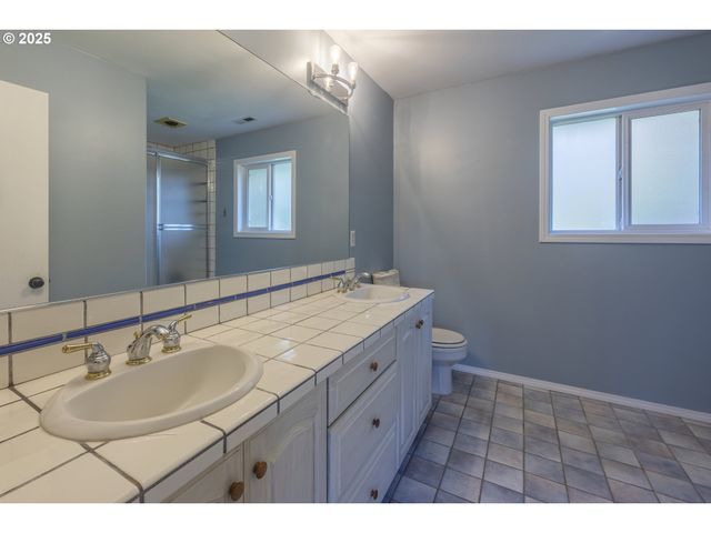 92702 FERN HILL Rd, Astoria, OR 97103