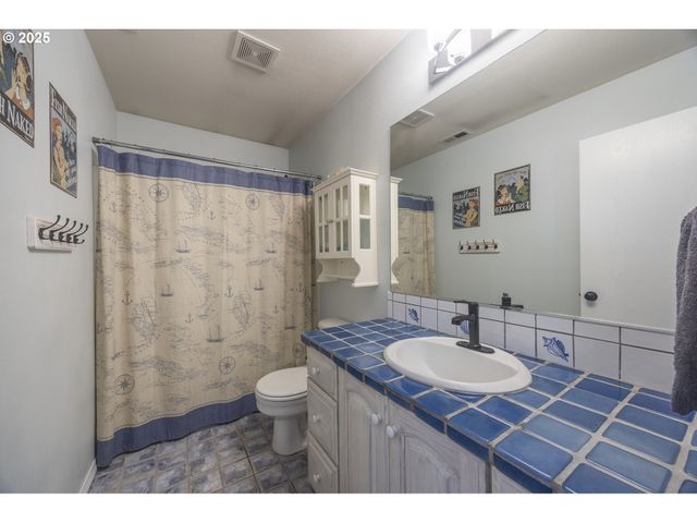 92702 FERN HILL Rd, Astoria, OR 97103