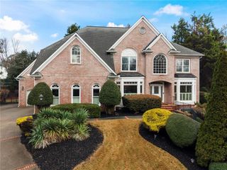 320 Commons Gate Court, Roswell, GA 30075