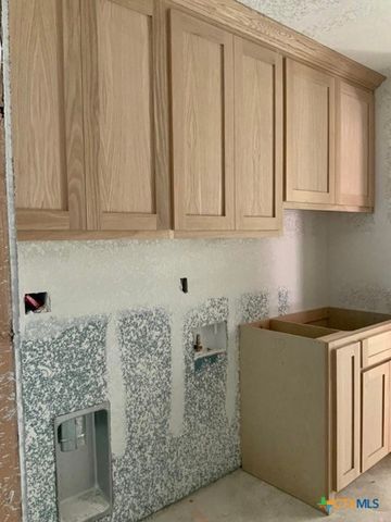 1424 Four Sixes Ranch Road, Salado, TX 76571