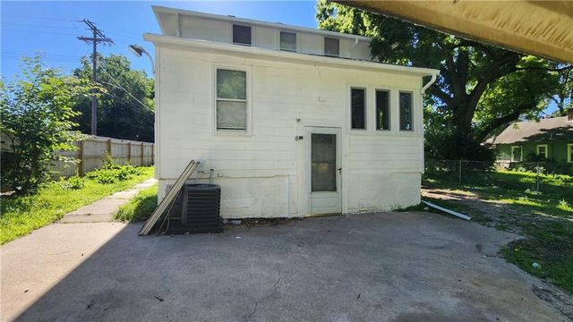 1108 S Harris Avenue, Independence, MO 64054