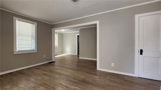 1108 S Harris Avenue, Independence, MO 64054