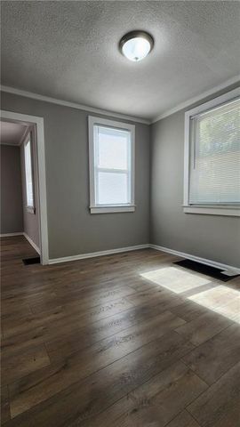 1108 S Harris Avenue, Independence, MO 64054