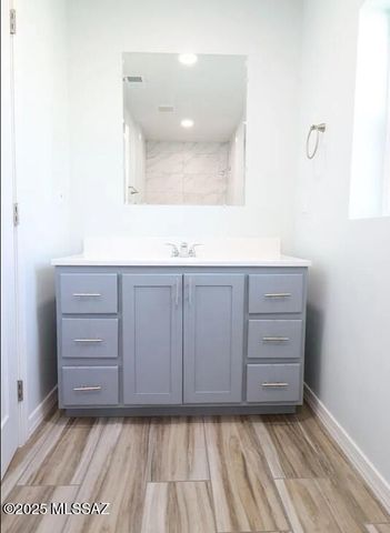 202 W Laguna Street, Tucson, AZ 85705