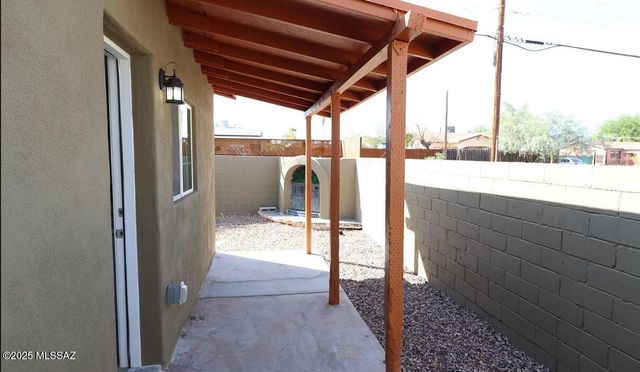 202 W Laguna Street, Tucson, AZ 85705
