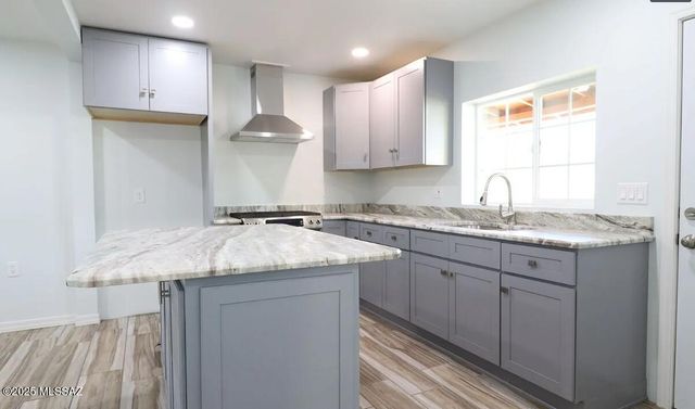 202 W Laguna Street, Tucson, AZ 85705