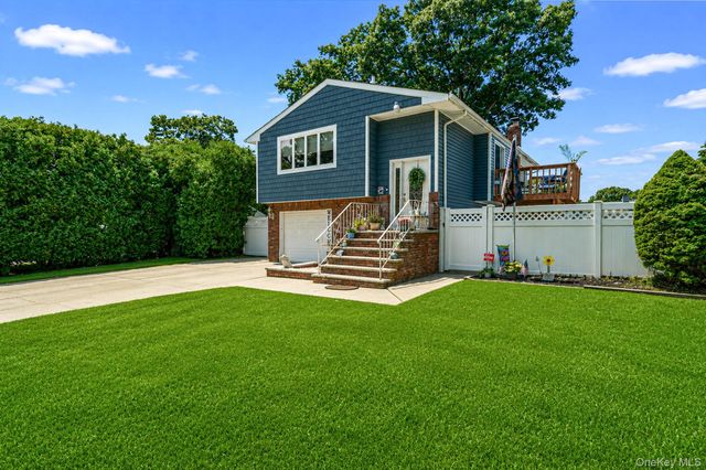 12 Fannie Drive, Farmingville, NY 11738