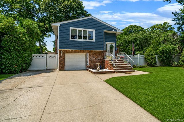 12 Fannie Drive, Farmingville, NY 11738