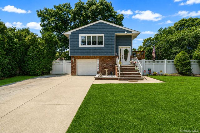 12 Fannie Drive, Farmingville, NY 11738