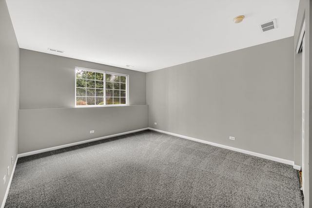 645 Conservatory Lane, Aurora, IL 60502