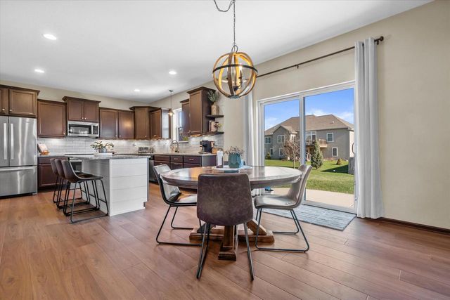 3552 Olde Howell ROAD, Waukesha, WI 53188