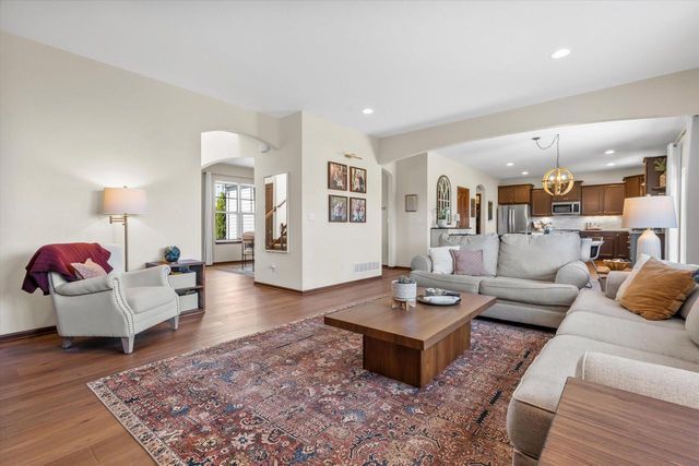 3552 Olde Howell ROAD, Waukesha, WI 53188