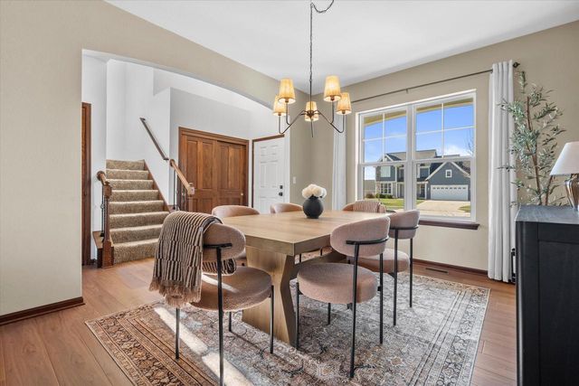 3552 Olde Howell ROAD, Waukesha, WI 53188
