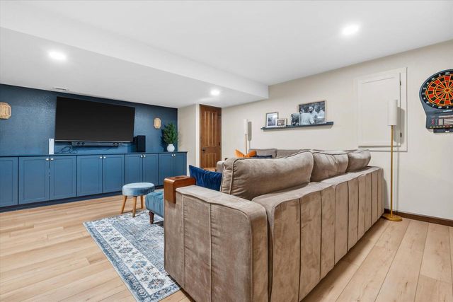 3552 Olde Howell ROAD, Waukesha, WI 53188