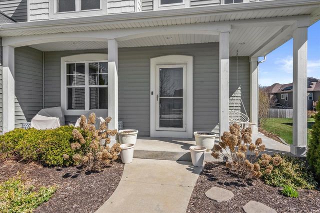 3552 Olde Howell ROAD, Waukesha, WI 53188