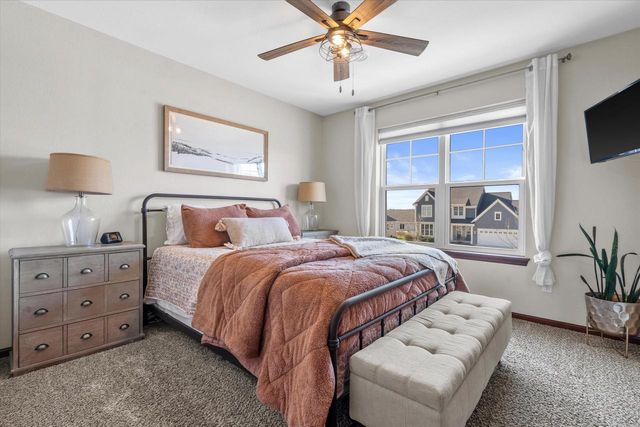 3552 Olde Howell ROAD, Waukesha, WI 53188