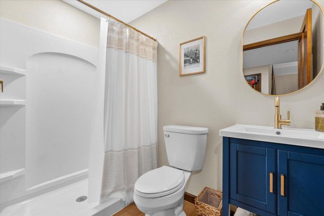 3552 Olde Howell ROAD, Waukesha, WI 53188