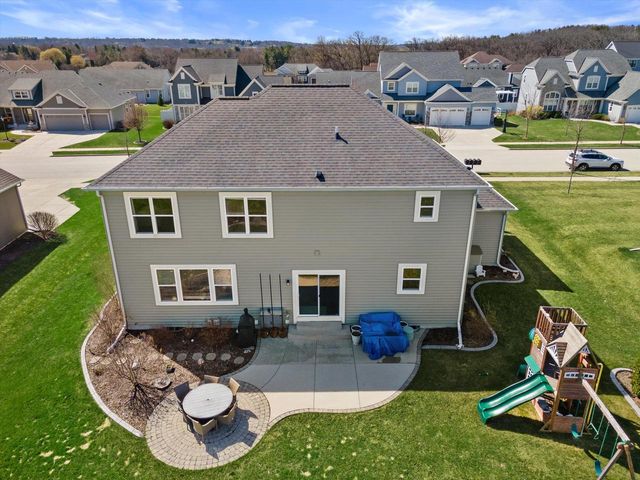 3552 Olde Howell ROAD, Waukesha, WI 53188