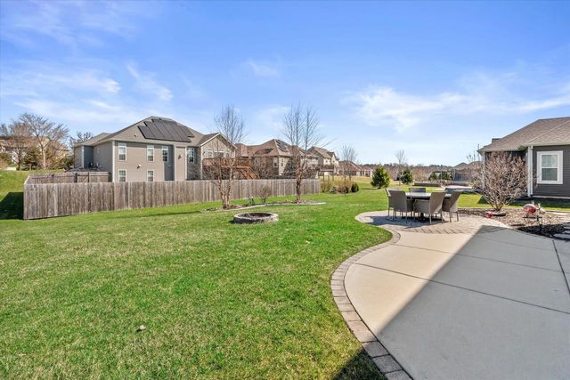 3552 Olde Howell ROAD, Waukesha, WI 53188