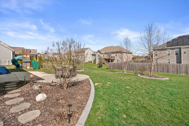 3552 Olde Howell ROAD, Waukesha, WI 53188