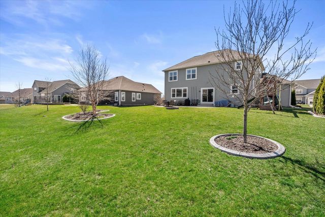 3552 Olde Howell ROAD, Waukesha, WI 53188