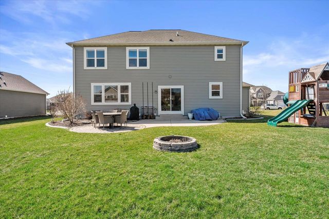 3552 Olde Howell ROAD, Waukesha, WI 53188