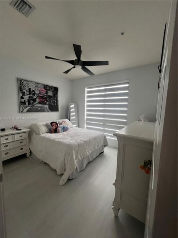 4670 NW 84th Ave 32, Doral, FL 33166