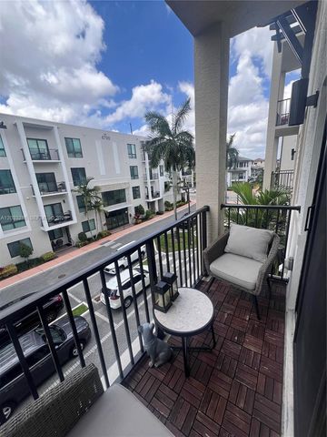 4670 NW 84th Ave 32, Doral, FL 33166