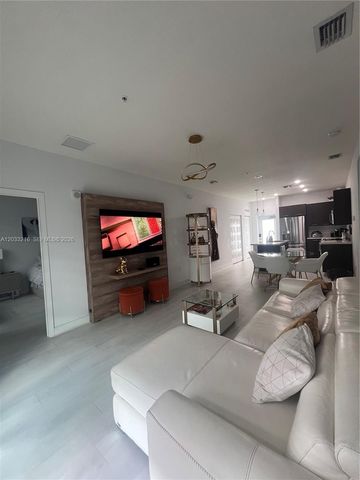 4670 NW 84th Ave 32, Doral, FL 33166