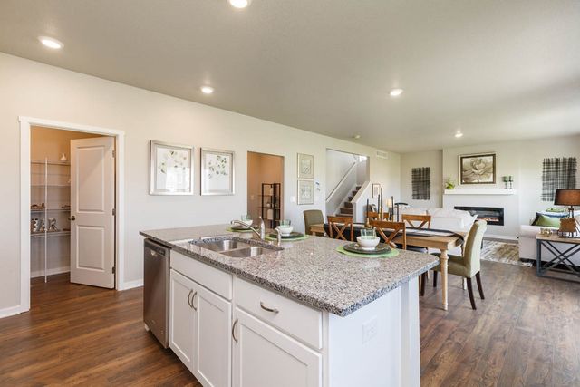 14521 Ironwood Court, Urbandale, IA 50111