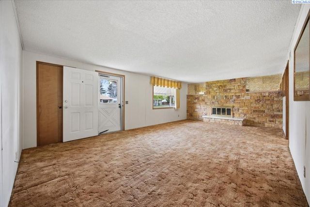 1220 Cottonwood Dr, Richland, WA 99354