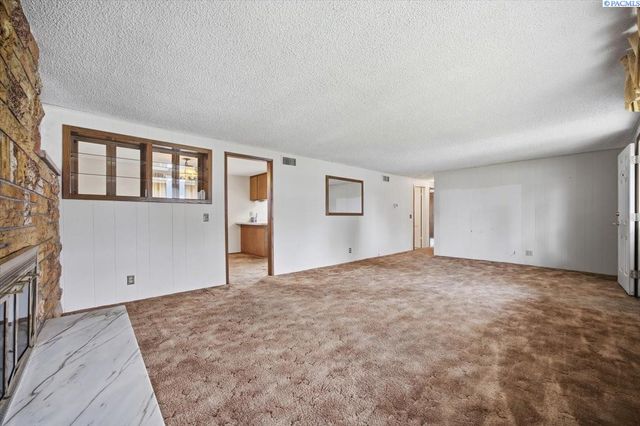 1220 Cottonwood Dr, Richland, WA 99354