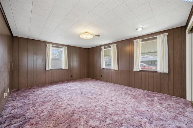 1220 Cottonwood Dr, Richland, WA 99354