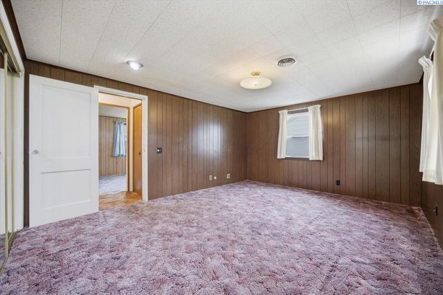 1220 Cottonwood Dr, Richland, WA 99354