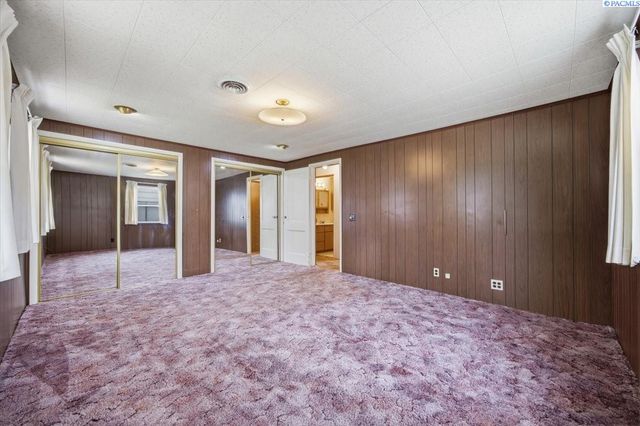 1220 Cottonwood Dr, Richland, WA 99354