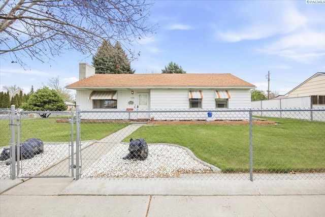 1220 Cottonwood Dr, Richland, WA 99354