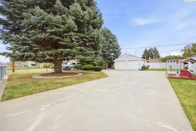 1220 Cottonwood Dr, Richland, WA 99354